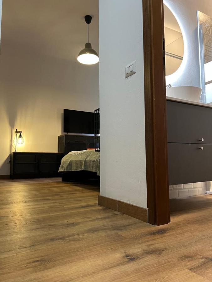 Stylish Apartment 3 Km Away From Duomo - Netflix, Wi-Fi, All Comforts Included Milán Exterior foto