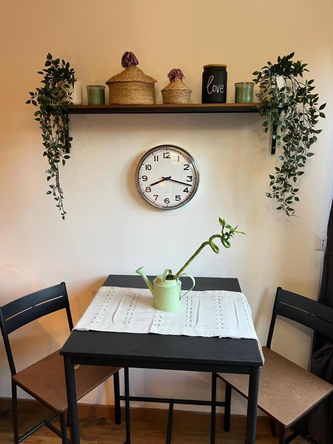 Stylish Apartment 3 Km Away From Duomo - Netflix, Wi-Fi, All Comforts Included Milán Exterior foto
