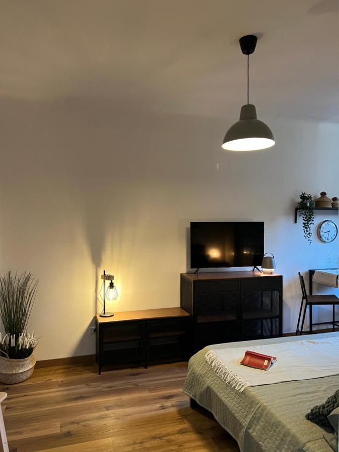 Stylish Apartment 3 Km Away From Duomo - Netflix, Wi-Fi, All Comforts Included Milán Exterior foto