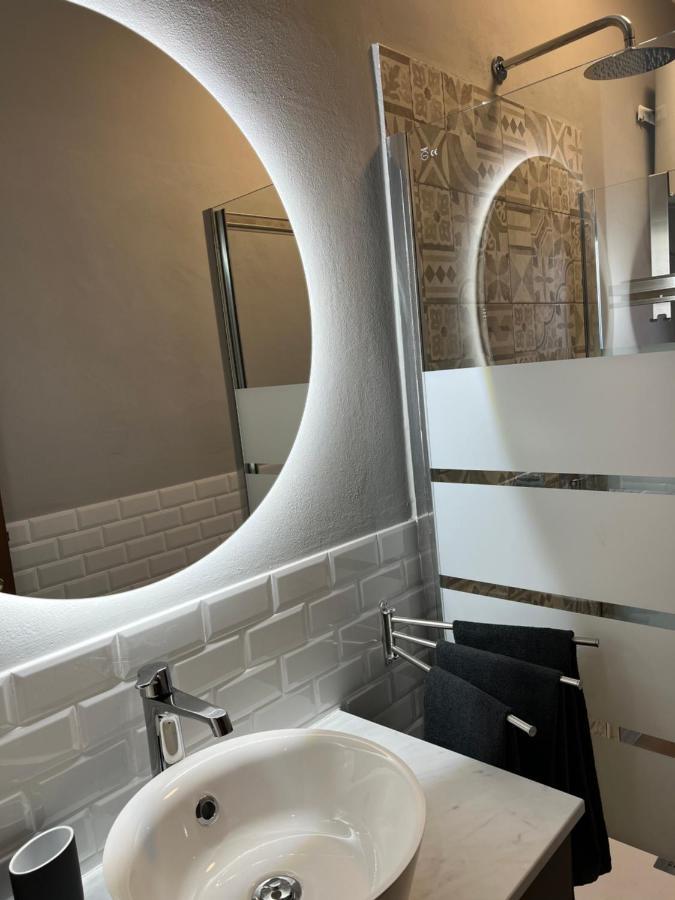 Stylish Apartment 3 Km Away From Duomo - Netflix, Wi-Fi, All Comforts Included Milán Exterior foto